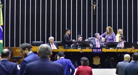 Lula libera mais R$ 5 bilhões em emendas parlamentares no final de semana
