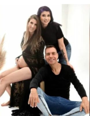 Trisal ganha na Justiça reconhecimento de união estável e direito de registrar filho