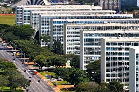 Governo publica medida provisória que cria novo ministério, após acordo com centrão