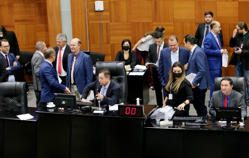 Deputados aprovam projeto que cria estrutura para gabinetes de juízes auxiliares