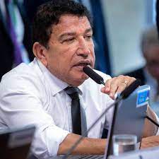 Senador orienta em evento a não gastar “energia com esquerdista”