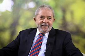 Lula realiza hoje cirurgia no quadril direito