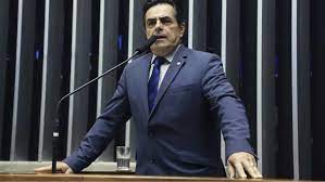 PEC que permite derrubada de decisões do STF é protocolada por deputados