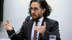 Jean Wylys diz em rede social que a “última coisa que quero nesta vida é fazer parte desde governo”