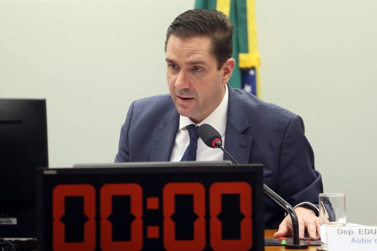 Comissão aprova projeto que prevê interiorização e turismo religioso em política nacional