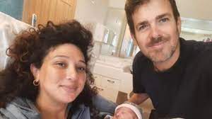 Hamas mata cineasta israelense ao tentar proteger esposa e filha recém-nascida