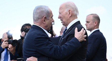 Em Israel, Biden mostra apoio dos EUA e critica Hamas por mortes em hospital