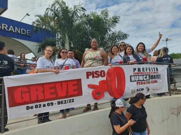 TJ aplica multa diária de R$ 50 mil a professores que aderirem a Greve em CG