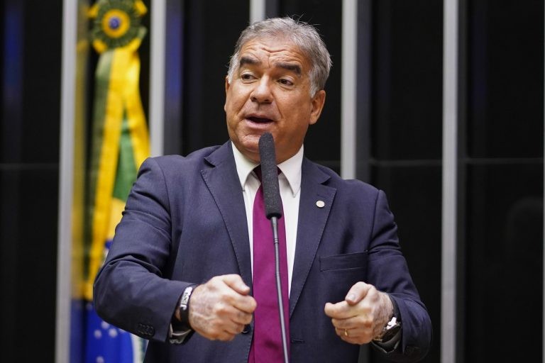 Comissão debate situação dos produtores de licor artesanal