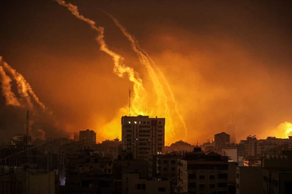 Israel bombardeia Gaza e atinge 150 alvos subterrâneos do Hamas