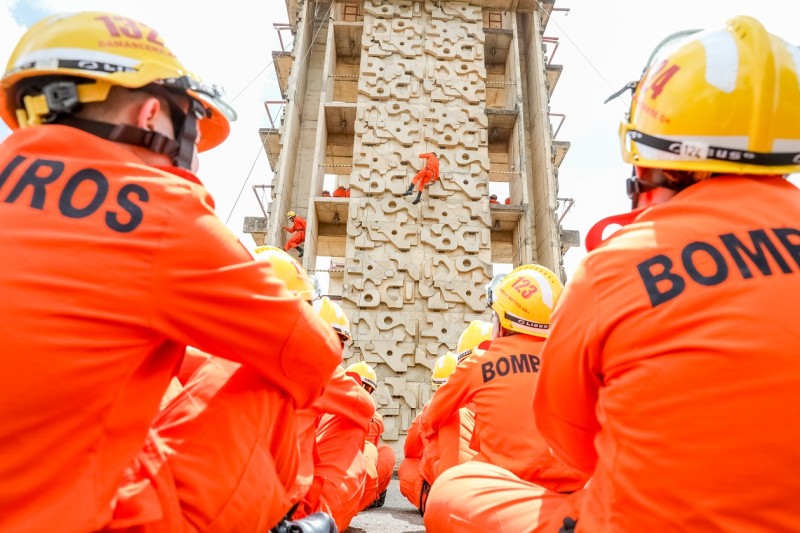 300 novos bombeiros militares estão sendo preparados para atuar no DF