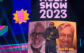 Deboche: Kleber Lucas e Caetano Veloso ganham prêmio de música gospel