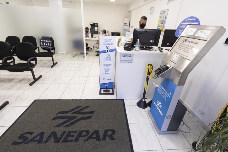 Centrais de Relacionamento da Sanepar funcionam até as 11h30 nesta sexta-feira