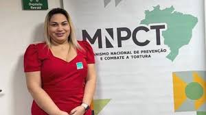 Ministério admite que pagou viagem da “dama do tráfico”