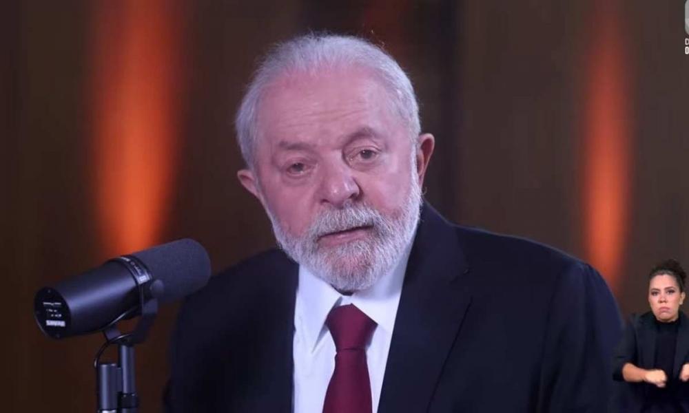 Lula anuncia criação de “bolsa poupança” para alunos do ensino médio na próxima semana