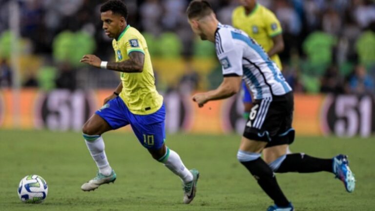 Brasil perde para a Argentina no Maracanã e amarga terceira derrota consecutiva
