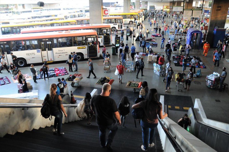 Veja o que abre e o que fecha no dia de jogo do Brasil nas quartas de final