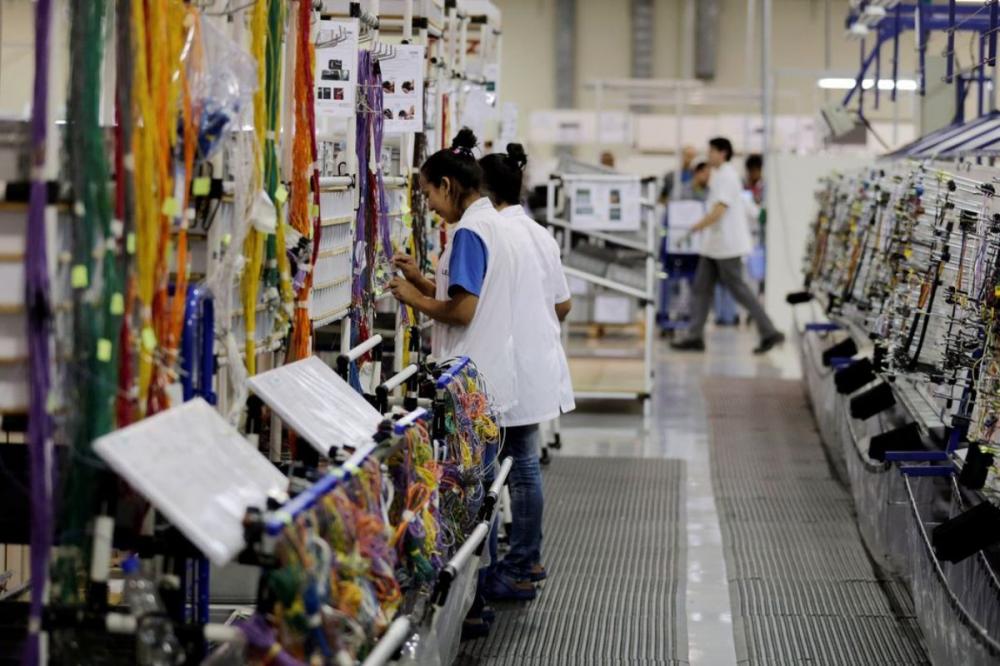 Lula veta desoneração da folha de pagamento de 17 setores