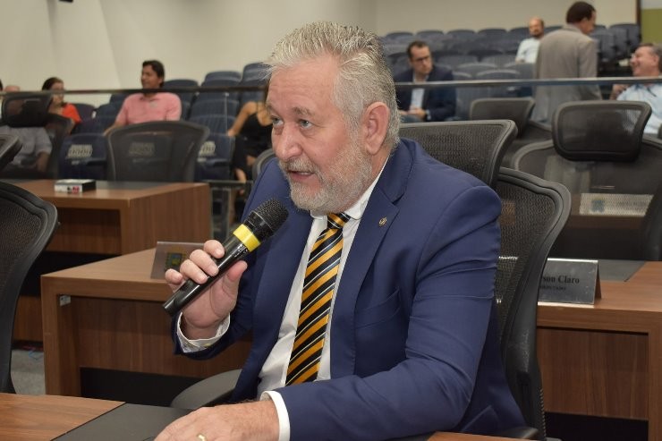 Direito do consumidor e conscientização sobre canais de denúncia são temas de projetos