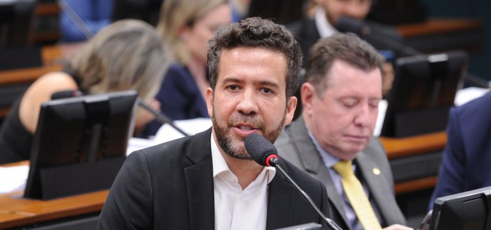 Rachadinha: Em áudio, Janones cobra salário de assessores e deputados cobram cassação do seu mandato