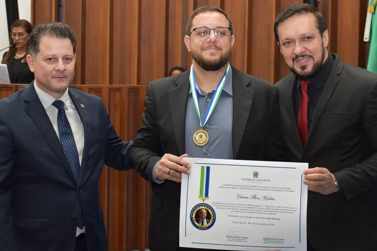 Deputado Lucas de Lima participa da sessão solene em homenagem aos engenheiros