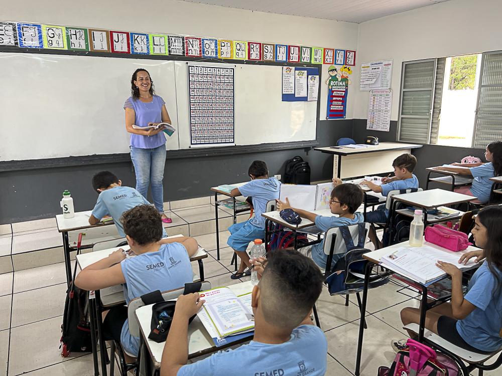 Prefeitura de Campo Grande abre concurso com 323 vagas para professor