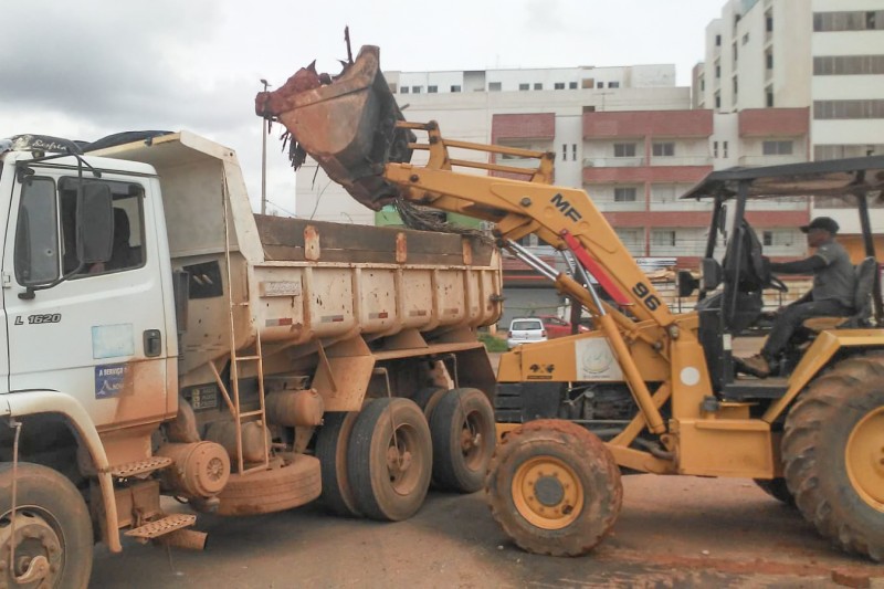 Ruas da Colônia Agrícola 26 de Setembro recebem terraplanagem e drenagem
