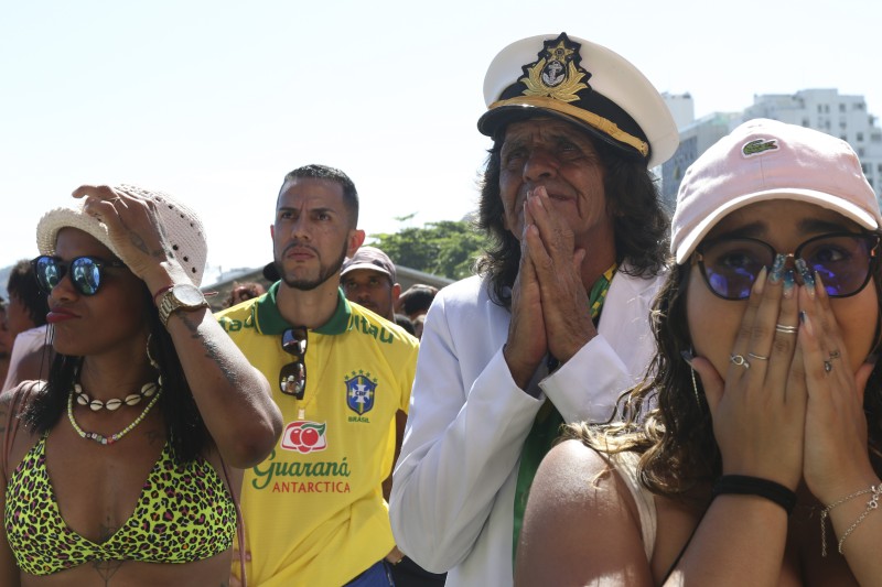 Alegria dá lugar à tristeza na Fan Fest com a derrota do Brasil