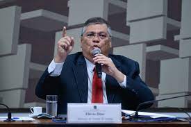 Sabatina: Dino evita ‘debate político’ e se compromete com a harmonia dos Poderes