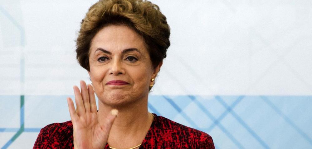 Flagrante: “Sou presidente de banco, querida”, diz Dilma sobre viajar de 1ª classe