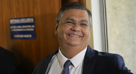 Após aprovação ao STF, Dino comemora em festa com ‘costelada’ e presença de senadores e ministros