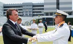 Bolsonaro participa de Cerimônia de Guardas-Marinha no Colégio Naval do RJ