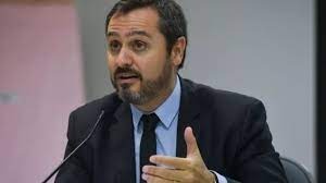 Delegado que investigou facada em Bolsonaro deve ocupar cargo na PF