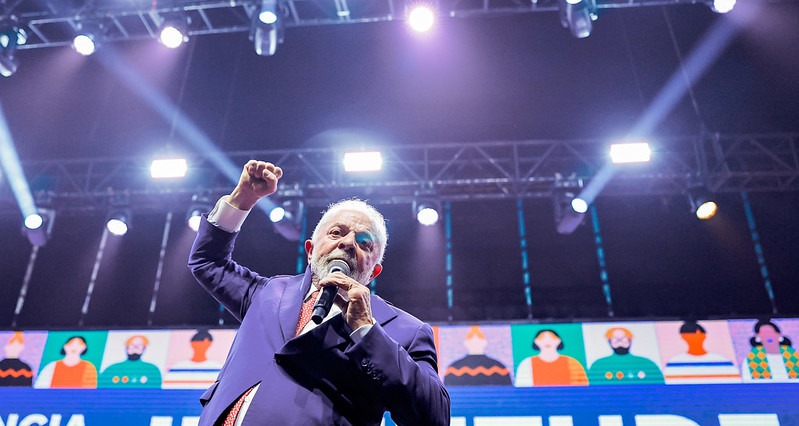 Lula critica Bolsonaro: “Usou a fé dos evangélicos para mentir”