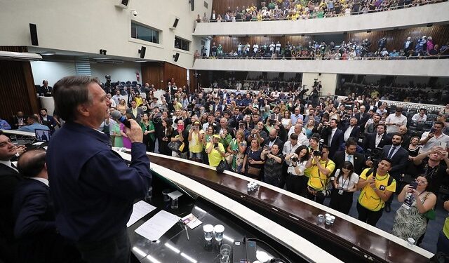  Bolsonaro compara Lula a Red Bull Bragantino : “Quase sem torcida”