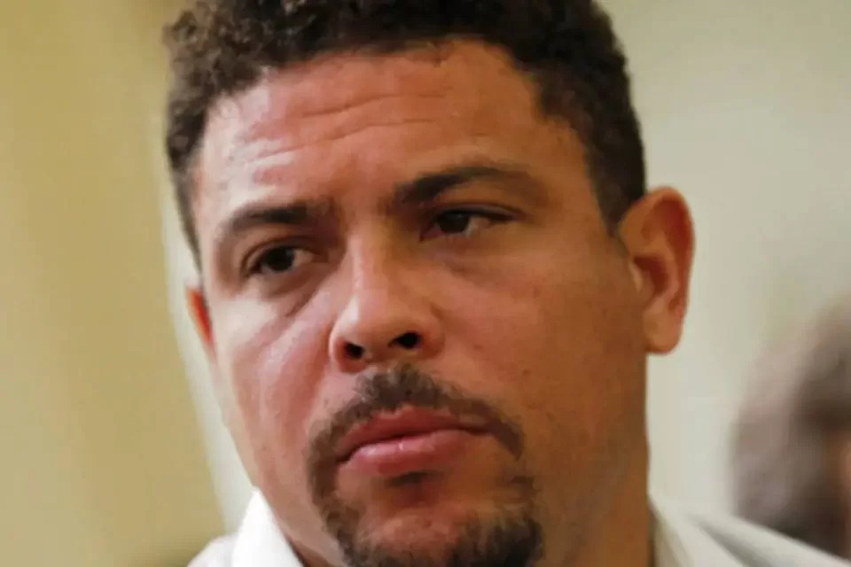 Ronaldo não aparece em homenagem ao Pelé feito pela Conmebol