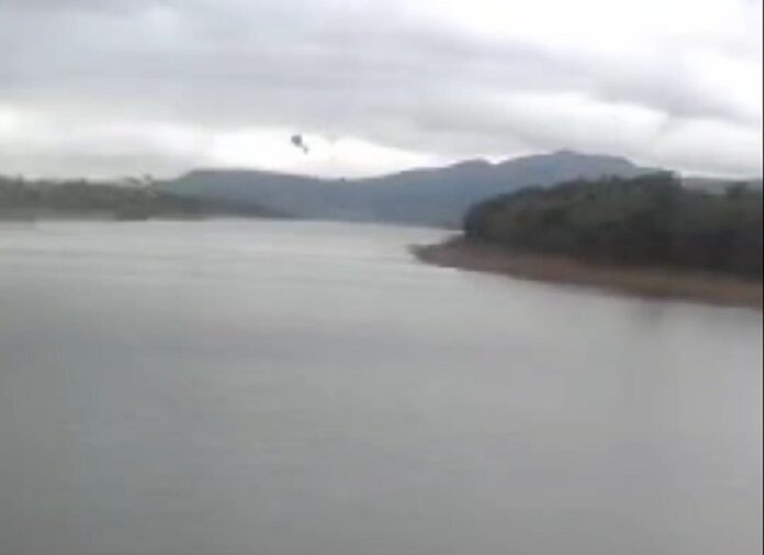 Helicóptero com quatro passageiros cai em Capitólio e um está desaparecido