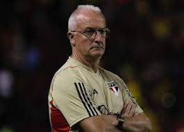 Dorival Júnior é oficializado como novo técnico da Seleção pela CBF