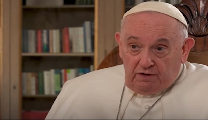 Mais uma: Papa Francisco diz que ‘bênção a gays é para pessoas, não uniões’