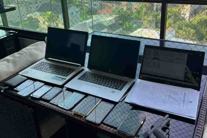 PF apreende celulares e arma com ex-assessor de Ramagem