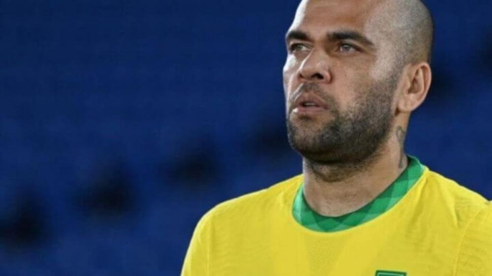 Daniel Alves vai a julgamento no caso de estupro na Espanha nesta segunda