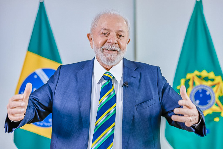 Lula fala sobre operação da PF contra Bolsonaro e aliados e diz que o ex-presidente “participou da construção da tentativa de golpe”