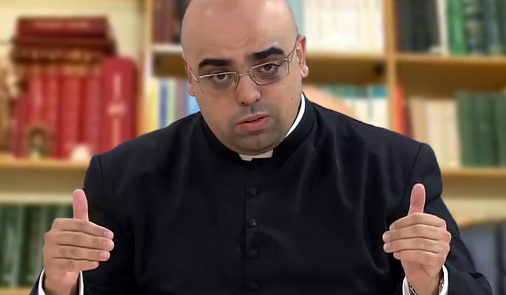 Após Polícia Federal levar aparelhos, padre pede pix em rede social