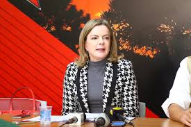 Gleisi se revolta com ato de Bolsonaro em São Paulo; “Chefe terrorista”