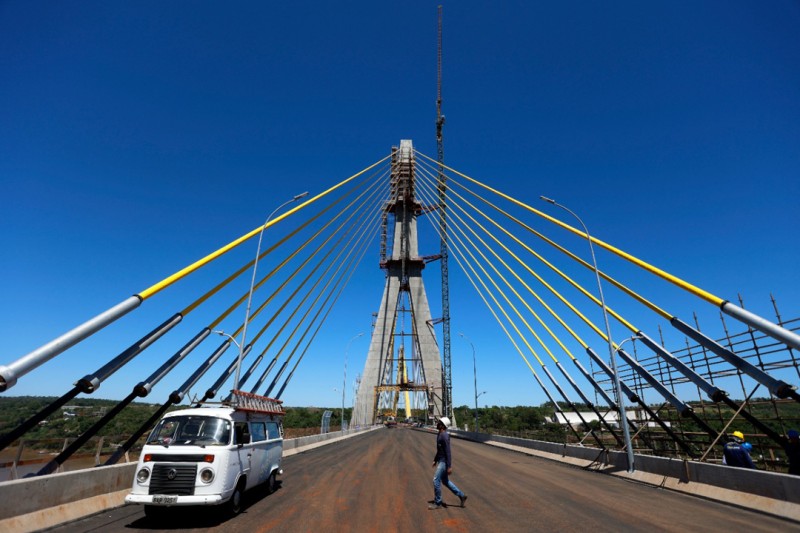 Nova ponte Brasil-Paraguai, em Foz do Iguaçu, está quase finalizada