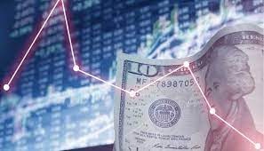 Ibovespa cai e dólar sobe após mudança na Lei das Estatais