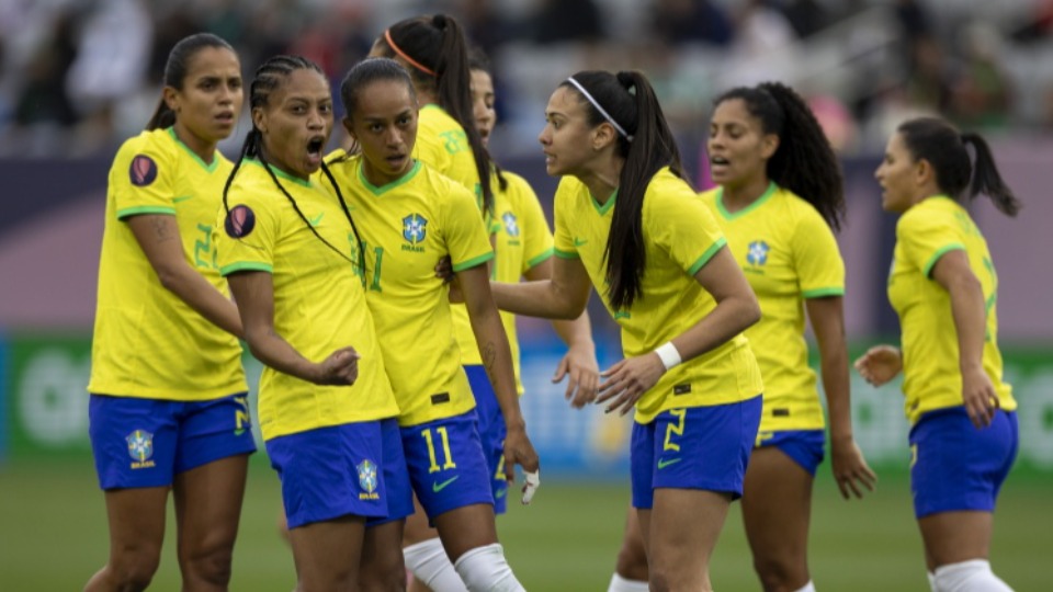 Brasil derrota México e se garante na decisão da Copa Ouro feminina