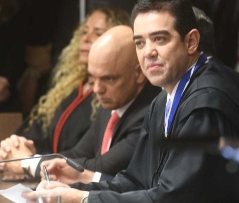 Bruno Dantas assume presidência do TCU, discursou contra Atos Democráticos