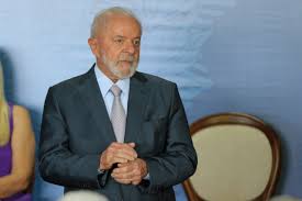 Lula diz que “trabalhadores não querem mais ficar presos à CLT”