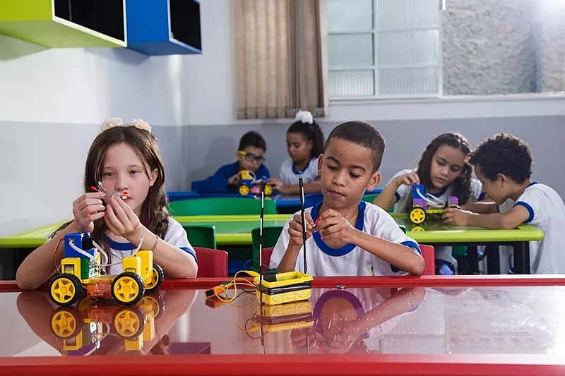 Mensalidades escolares é a maior vilã da inflação em fevereiro